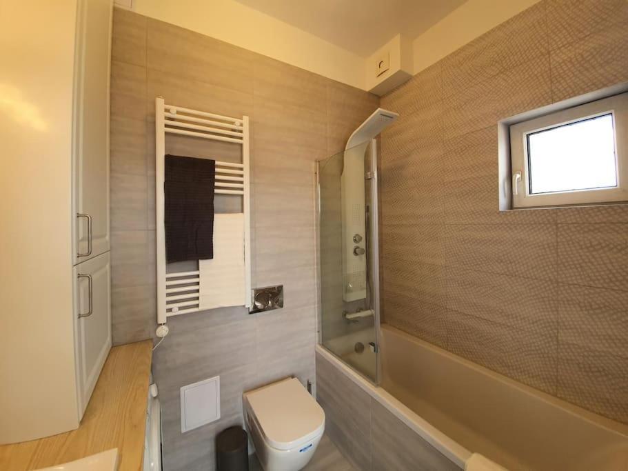 Master With Air Condition And Separated Rooftop Terrace