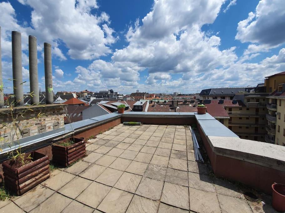 Master With Air Condition And Separated Rooftop Terrace Apartamento