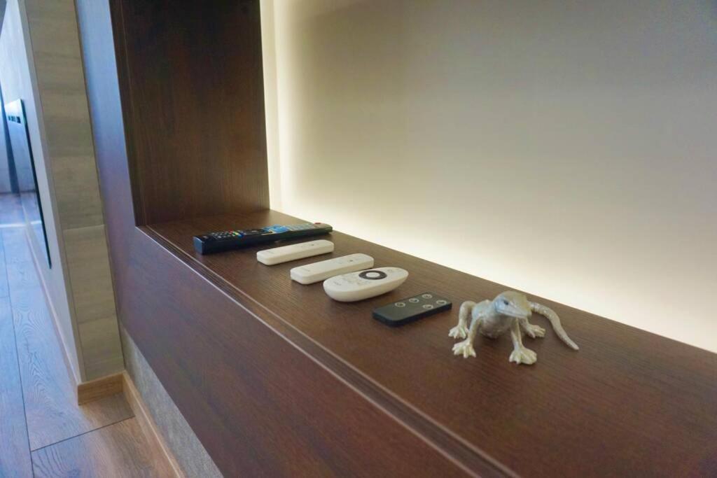 Parliament Square Apartment *