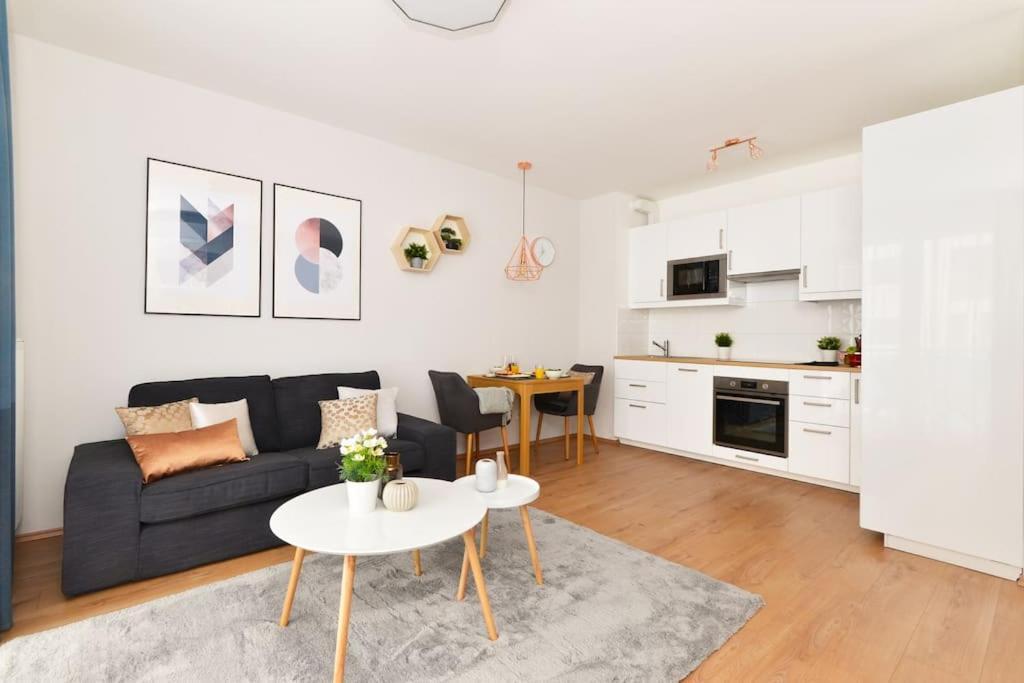 Laurel Bay Apartment *