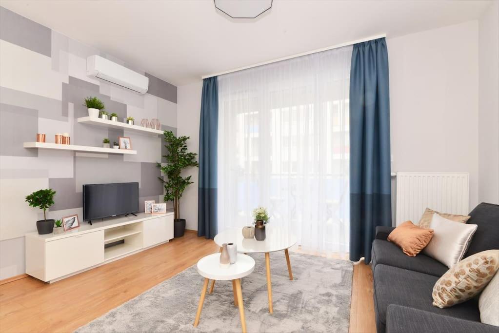 Laurel Bay Budapest