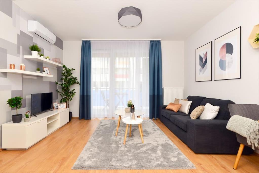 Laurel Bay Apartment