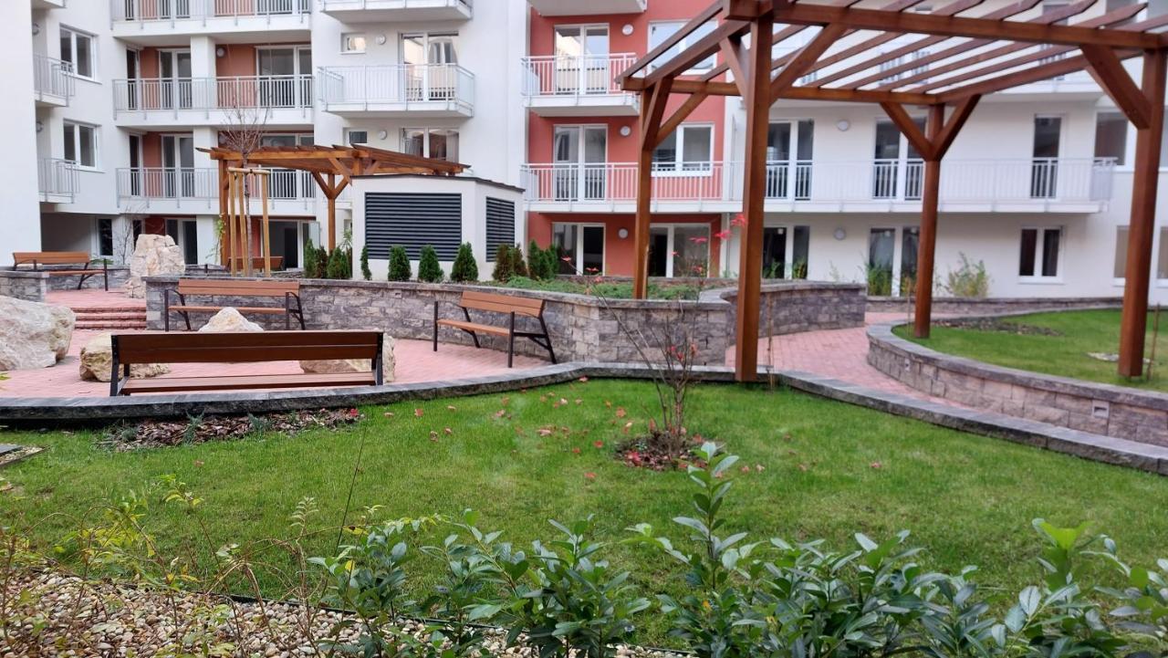 N&z Apartman Close To The Downtown Apartamento *