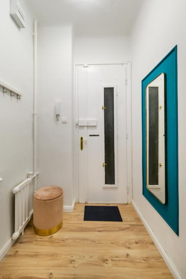 Apartment Stylish Spot By The River Danube Budapest