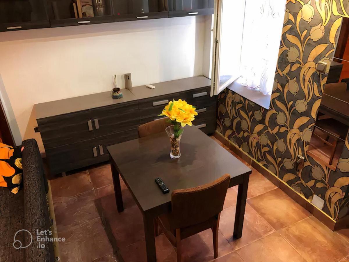 Modern Spacious In Center Apartman