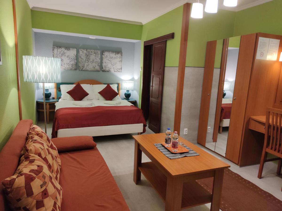 Oswaldo Hotel
