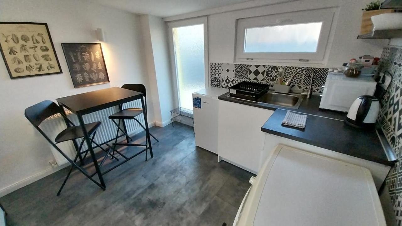 Hi-bp Garden Batsanyi Tiny House Near The Train With Free Parking Appartement Budapest