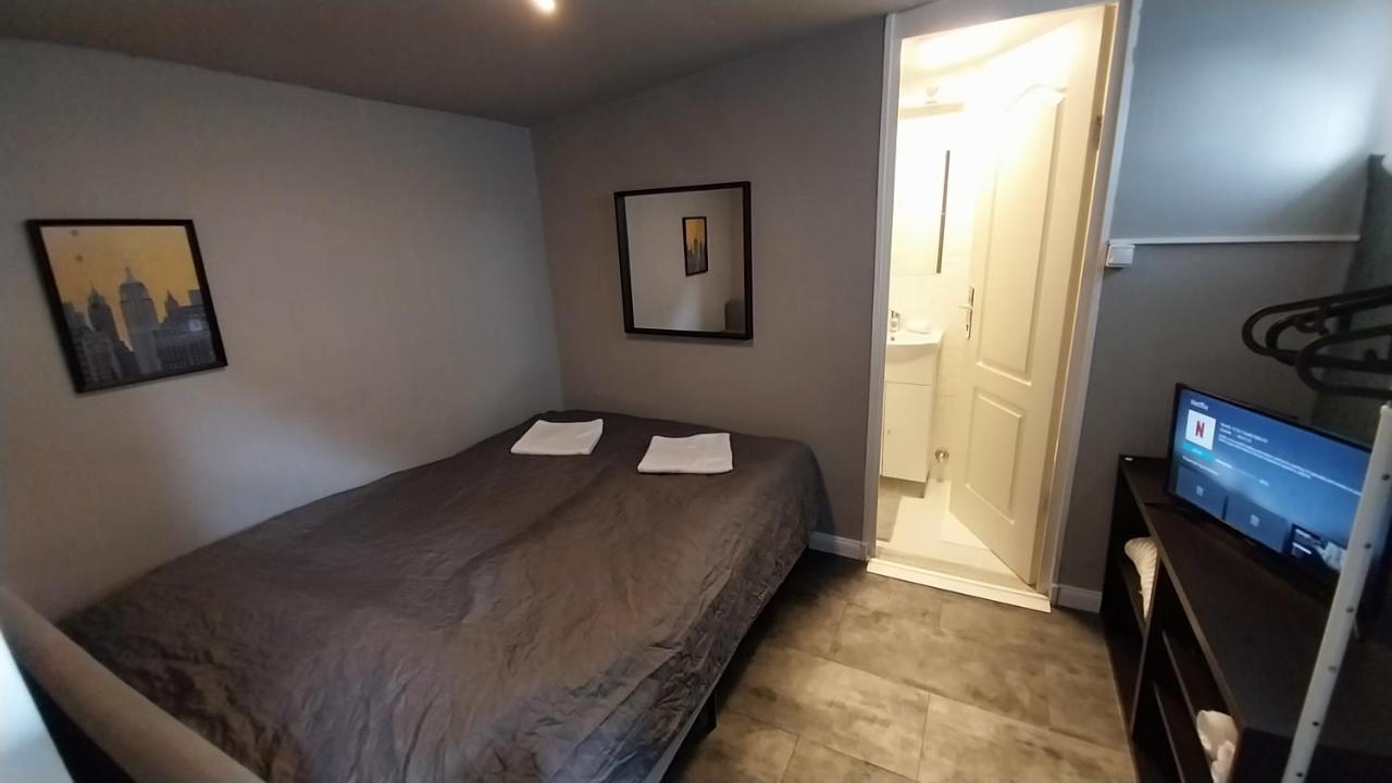 Appartement Hi-bp Garden Batsanyi Tiny House Near The Train With Free Parking *