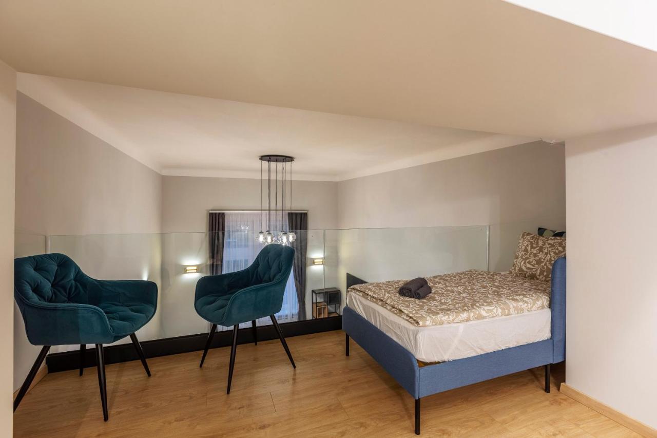 Exclusive New York In The Heart Of