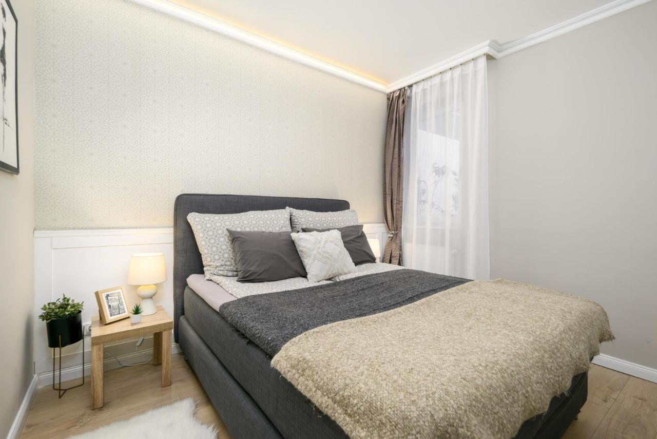Lägenhet Best Downtown Apartman