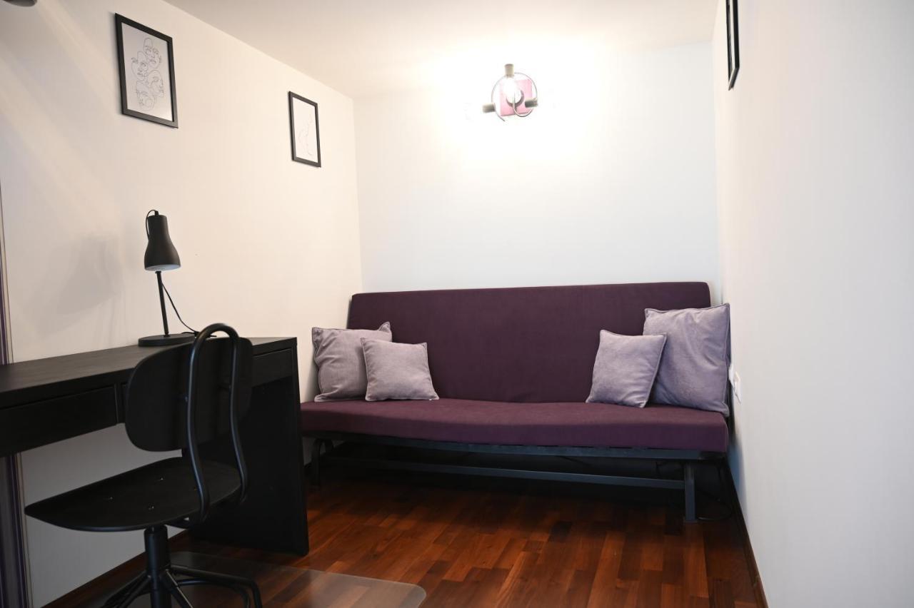 Apartment Akacfaapartman *