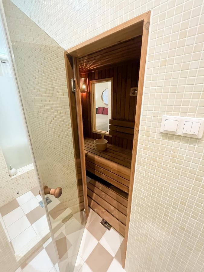 Apartment Sauna Studio At Synagogue *