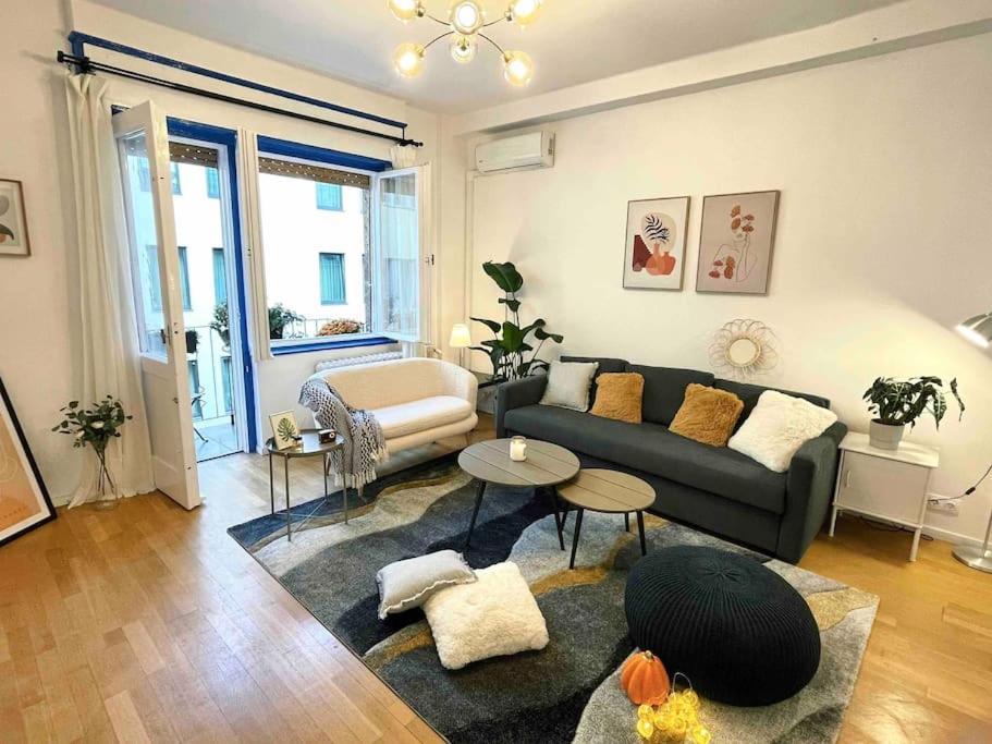 Deak Charming Apa With Balcony Lejlighed Budapest