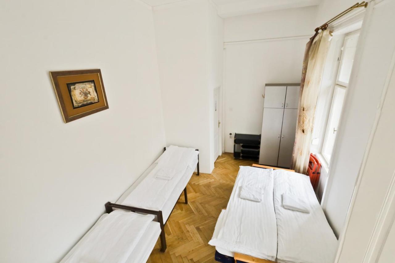 Center 5 Private For 19 People Habitación en casa particular