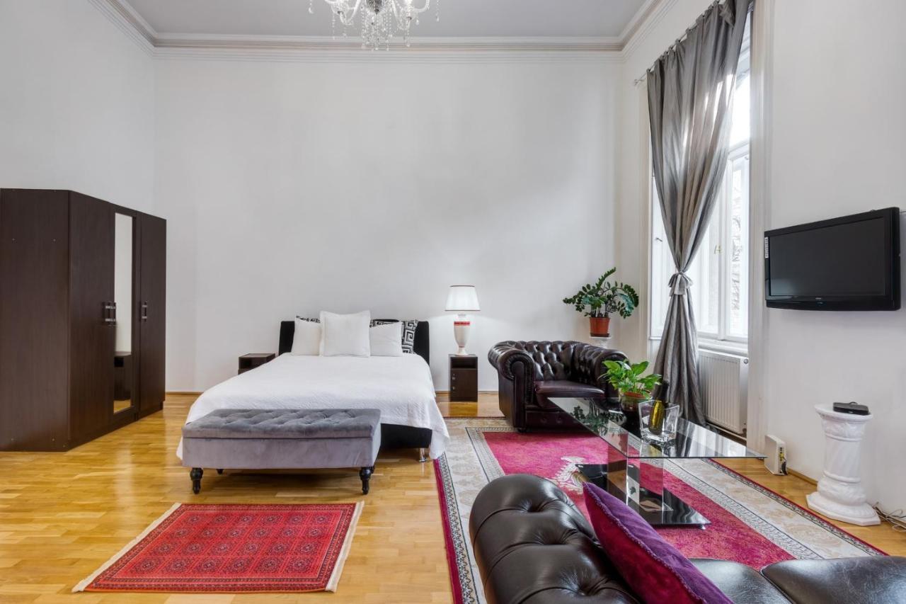 Royale Apartment *