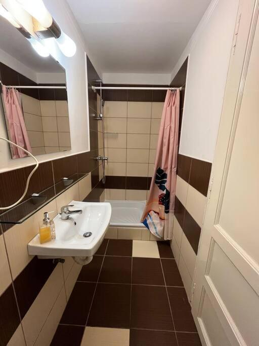 Apartament 1#parliament Sunflower