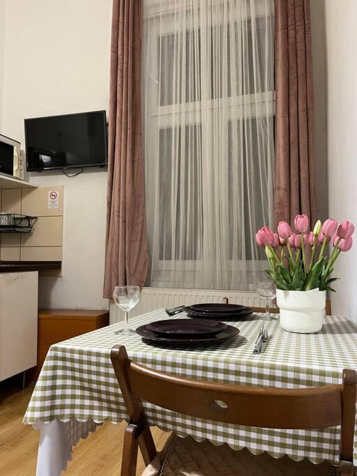 A3 Parliament Sunflower Cozy Apartment