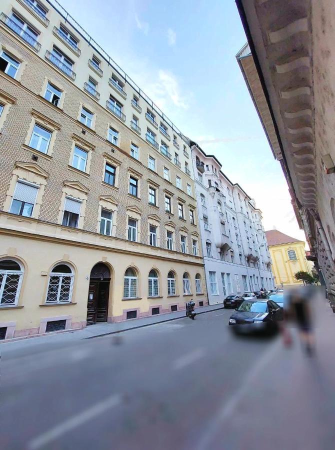 Apartment Downtown Acacia Str