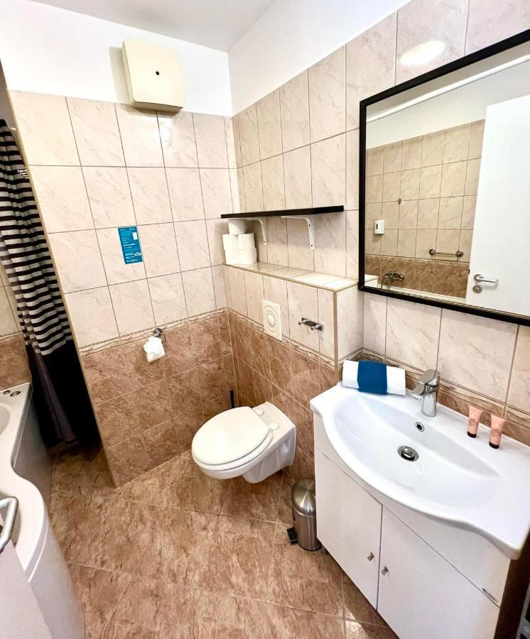 Star With Free Parking Apartament *