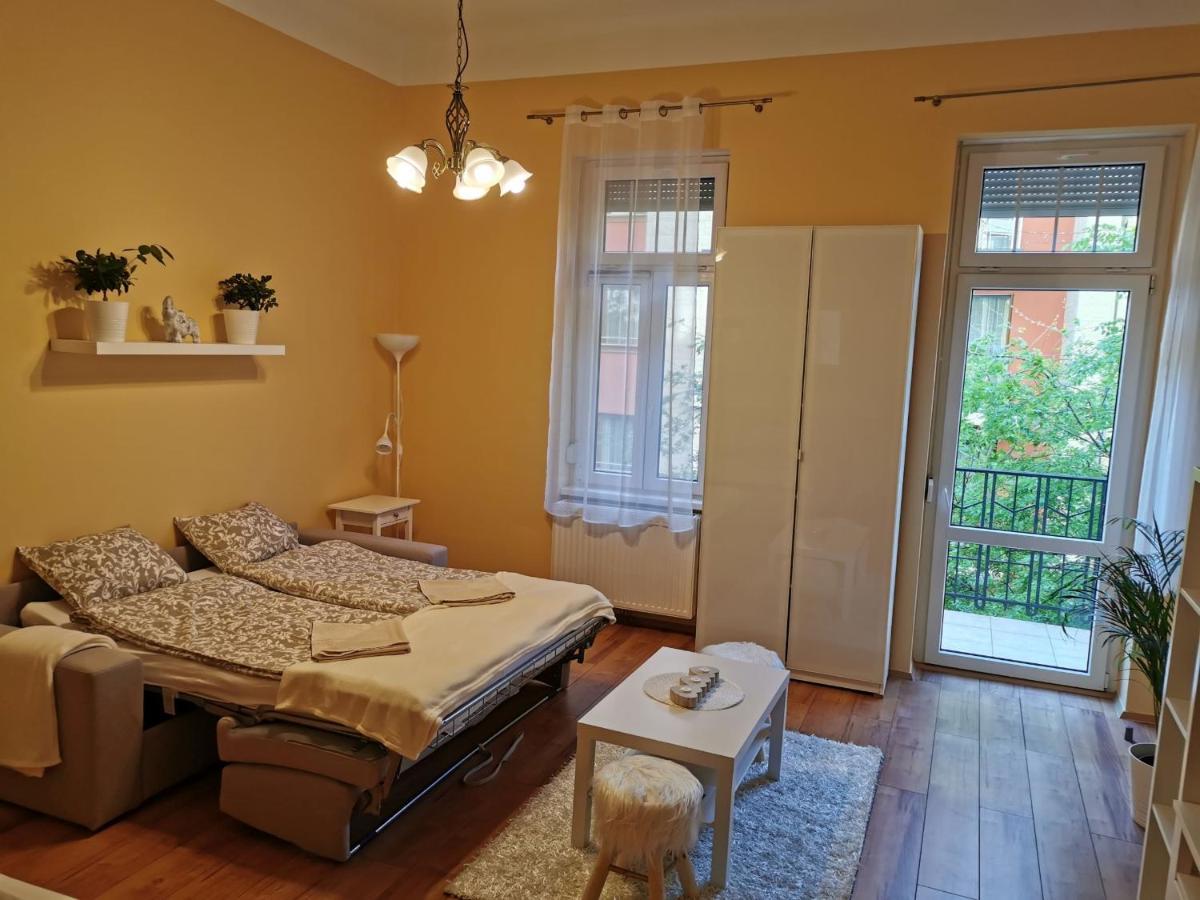Apartamento Corvin City Center Kisfaludy Apartman *