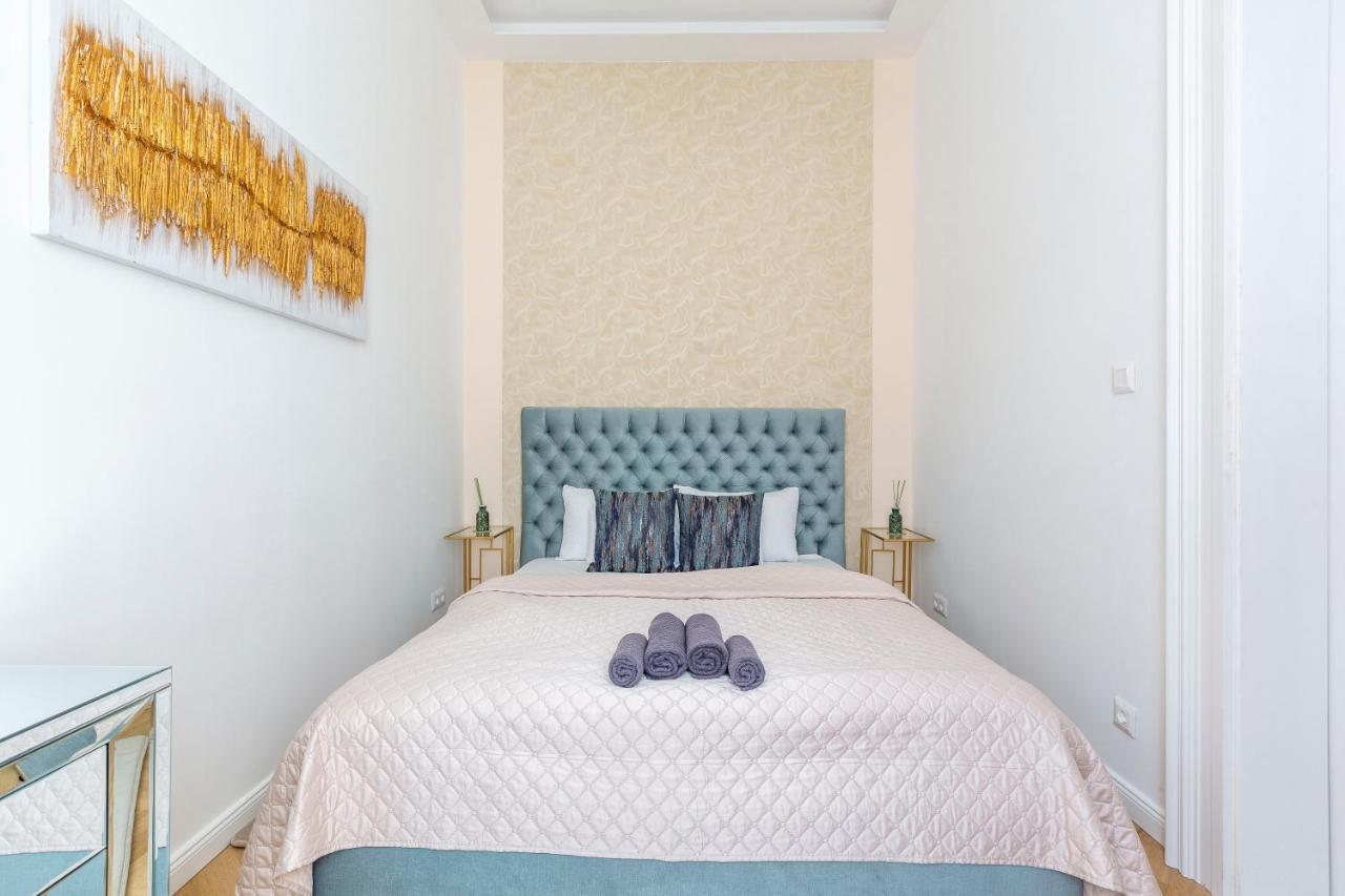 Luxurious Bajcsy Next To The Basilica Apartment