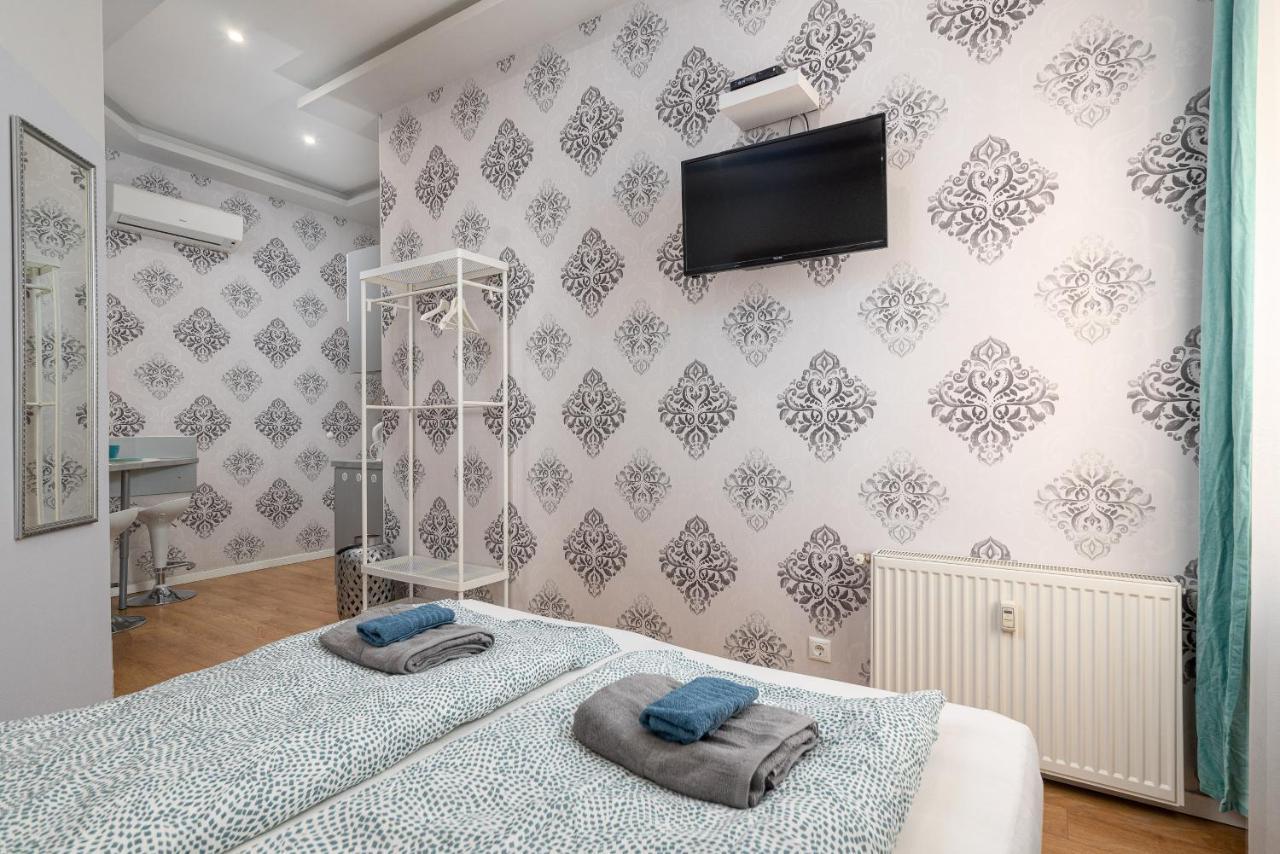 Synagogue Apartment