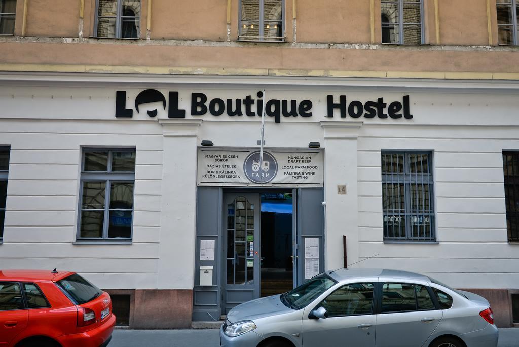 Lol Boutique Center *