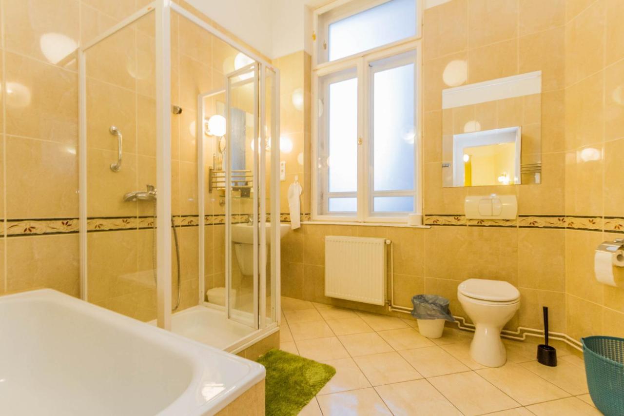 Friend Of Deak Ferenc Apartment