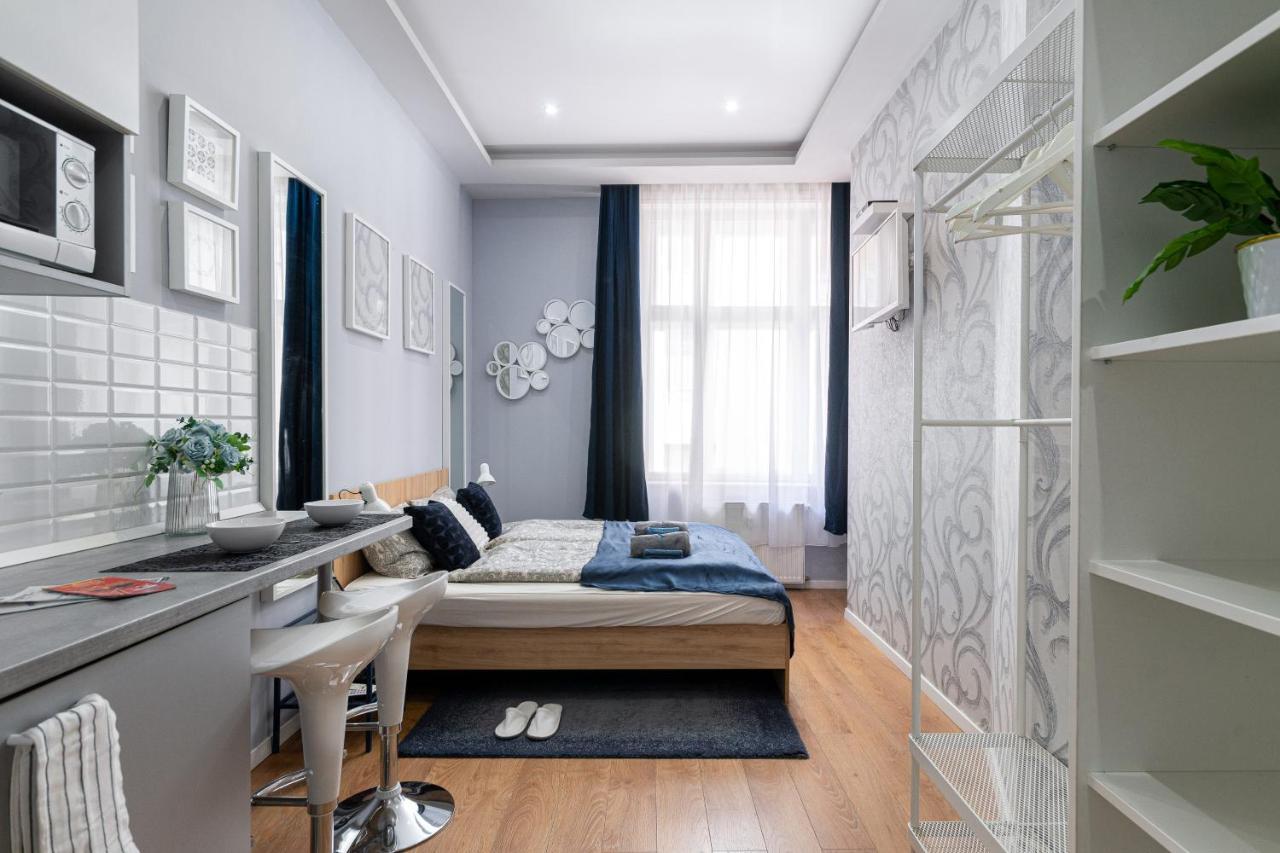 Synagogue Apartment *