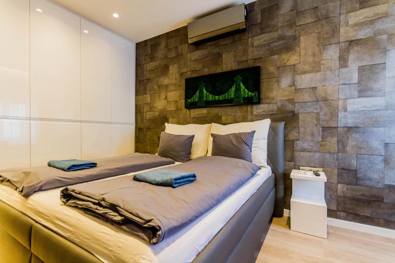 Chain Bridge Studio Apartment Budapest