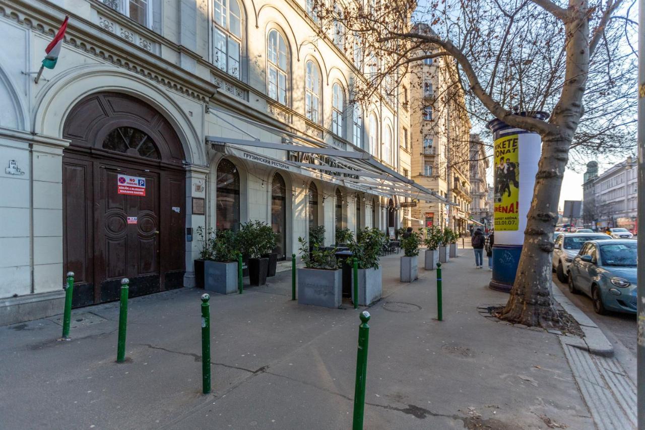 Luxurious Bajcsy Next To The Basilica Apartment Budapest