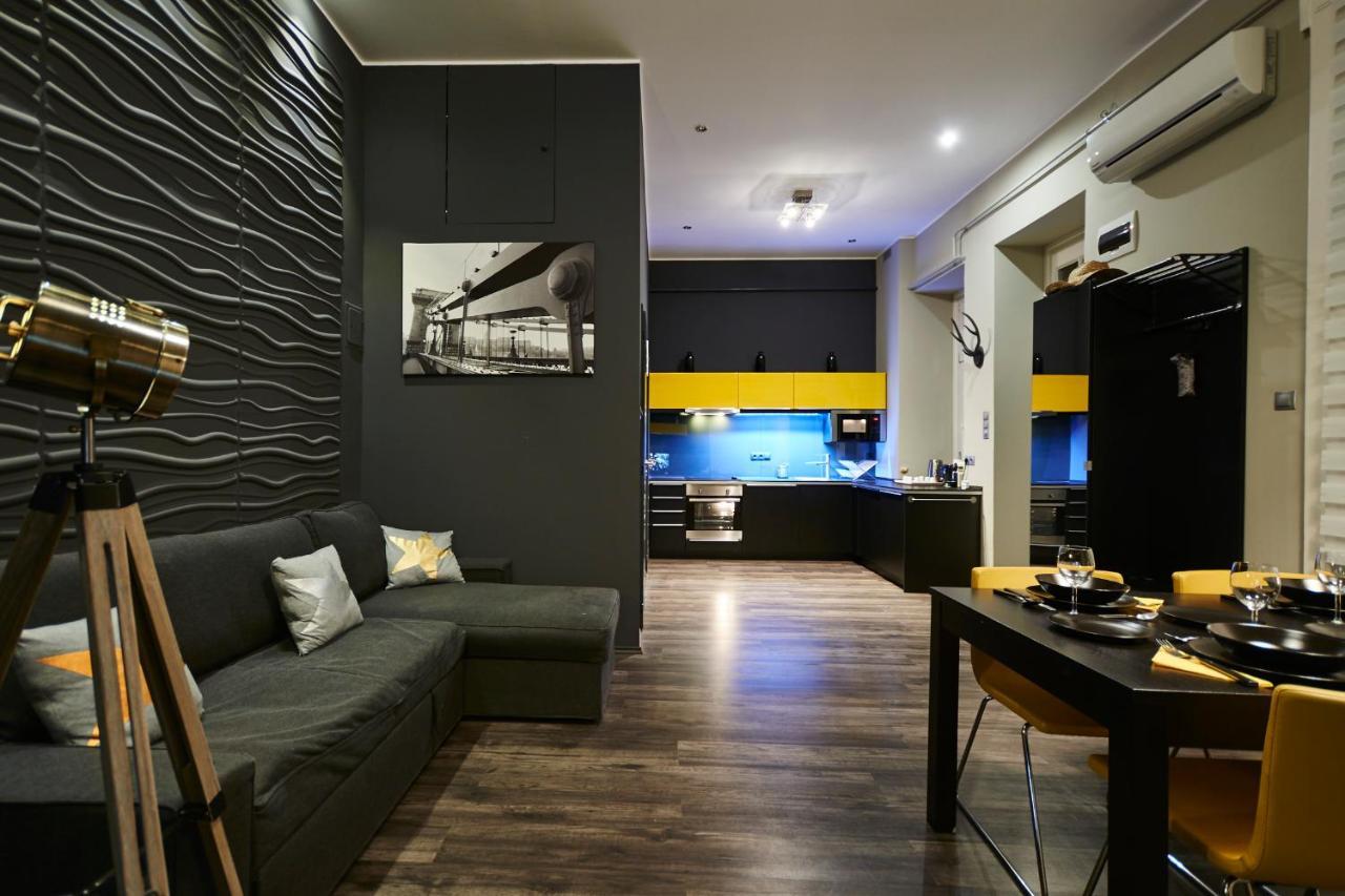 Appartement Location Yellow-black
