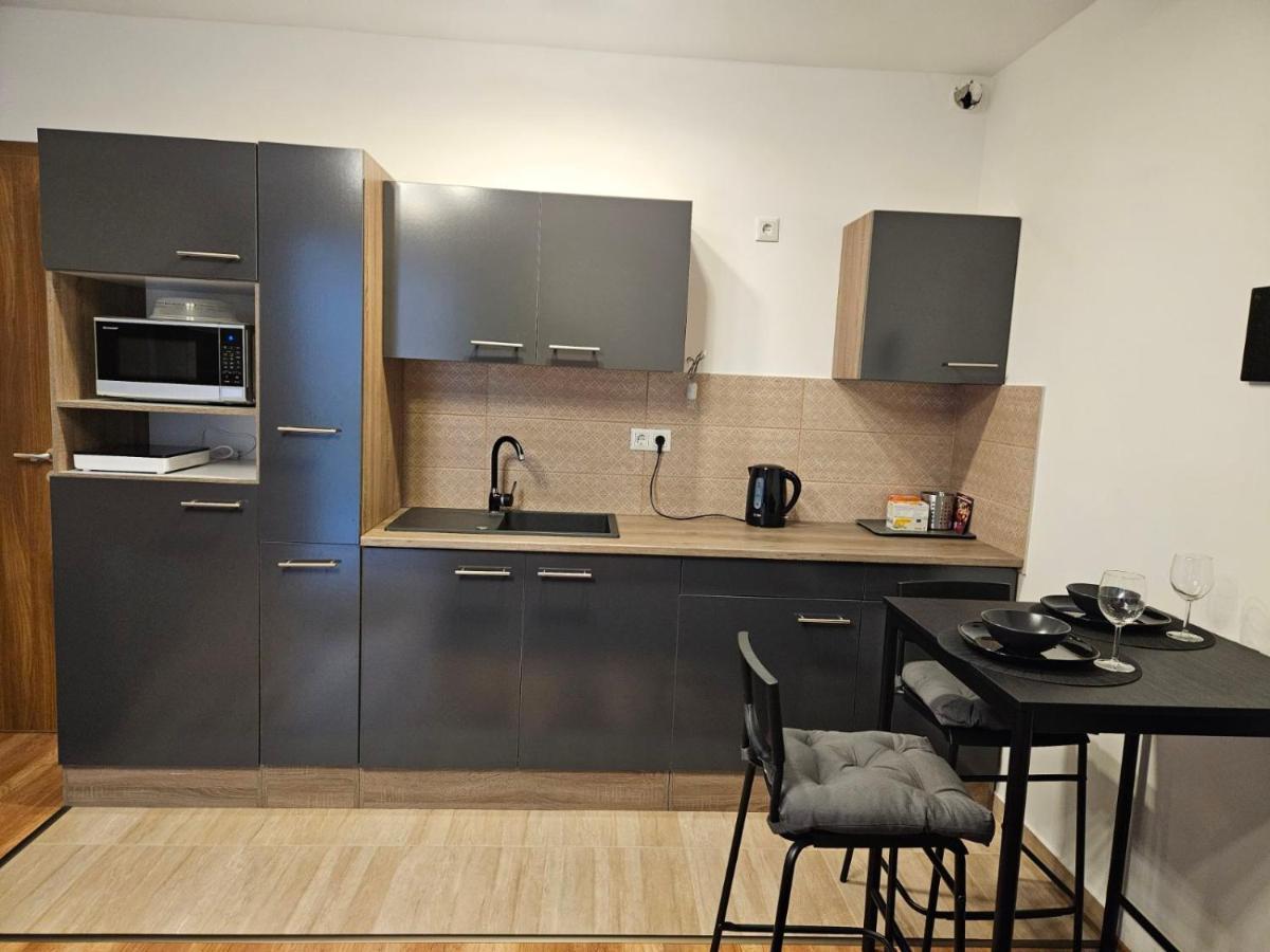 N&z Apartman Close To The Downtown *