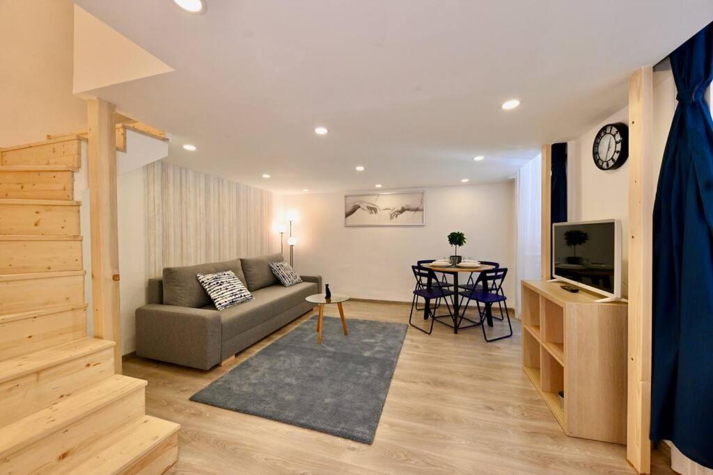 Cute Gallery Flat In Kiraly Street * Boedapest
