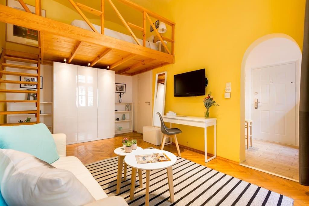 Juliet's Residence/romantic Nook Apartment