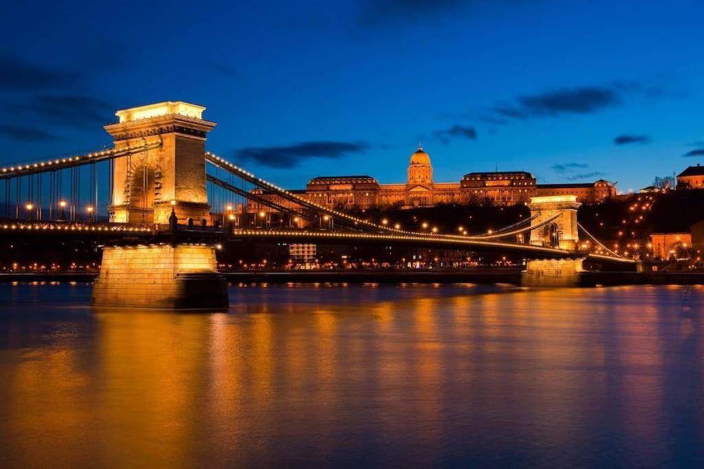 Luxury In The Center With Parking Apartamento Budapest