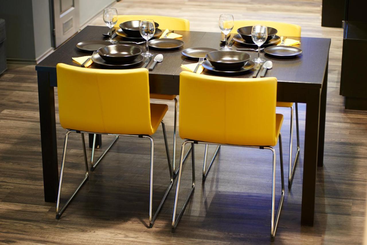 Location Yellow-black * Boedapest