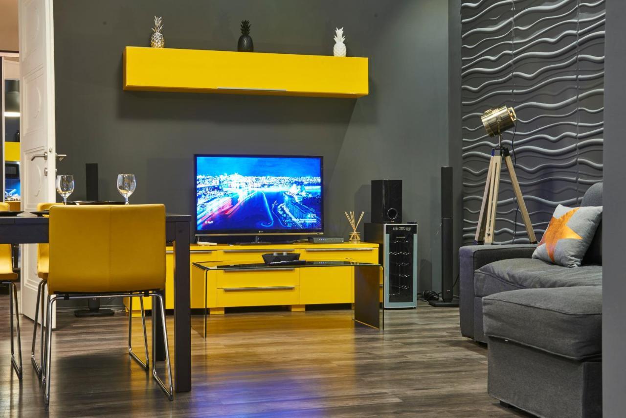 Location Yellow-black *