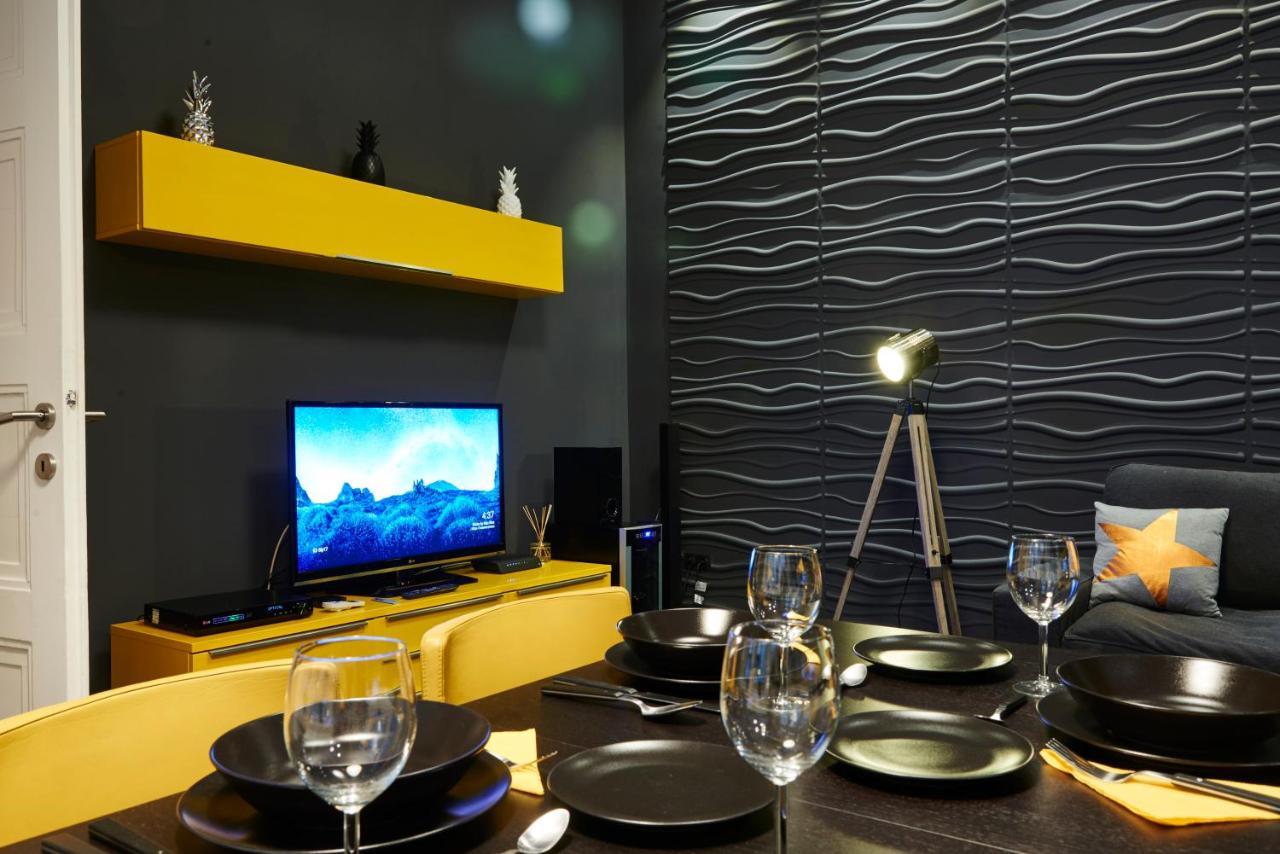 Location Yellow-black