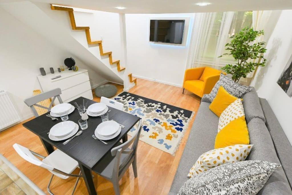 Apartamento 2 Bedroom Flat In Damjanich Str., Hirsch