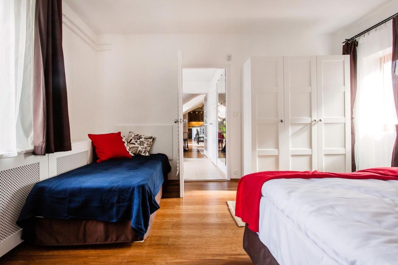 Cecile's Central, Gastro Str, Wifi, 2 Bed And 2 Bathrooms * Budapest