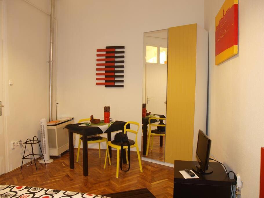 Charming Studio At The Danube *