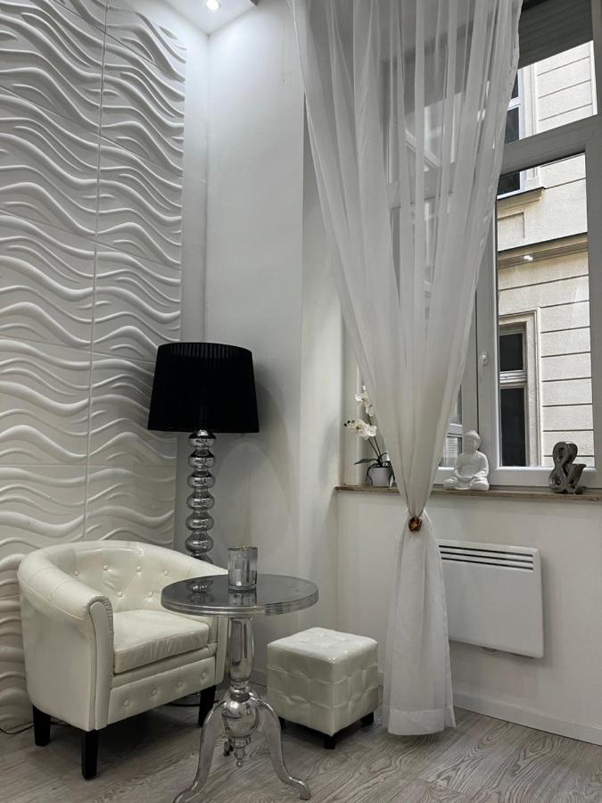 White Luxury Apartamento Budapest