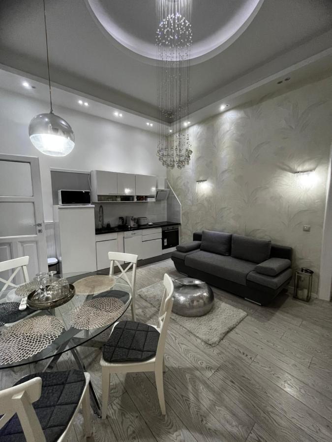 White Luxury Budapest