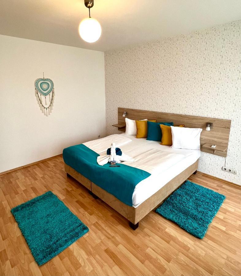 Nova * Budapest