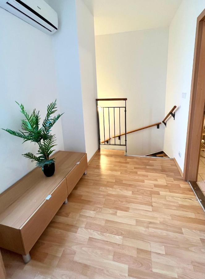 Nova Apartment