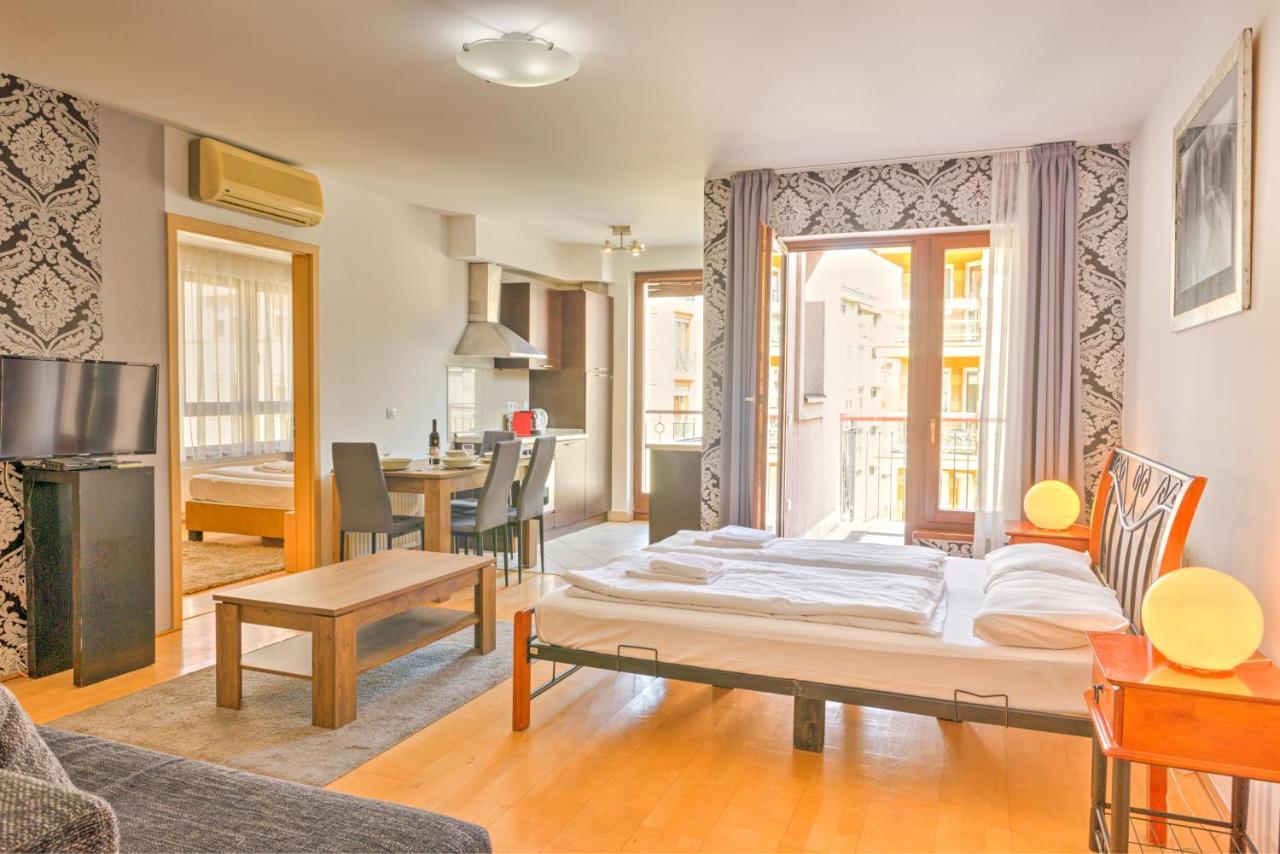 Apartament Center *