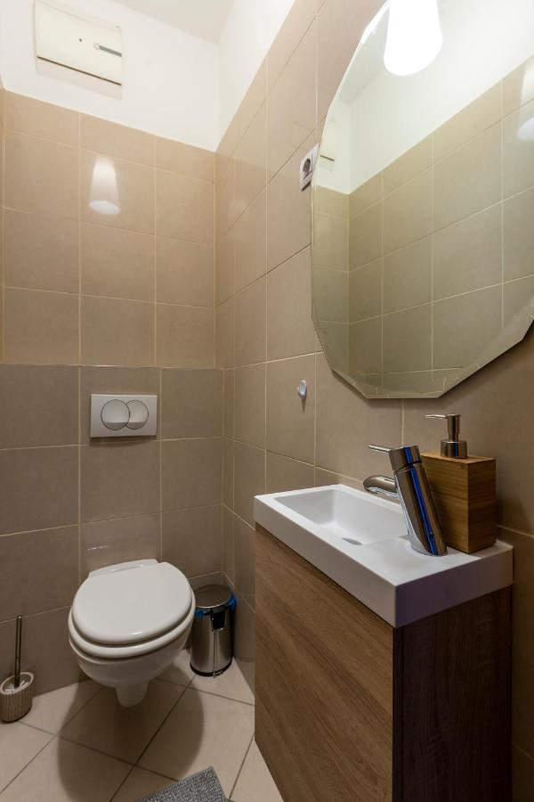 Explore From A Luxurious Cozy Budapest