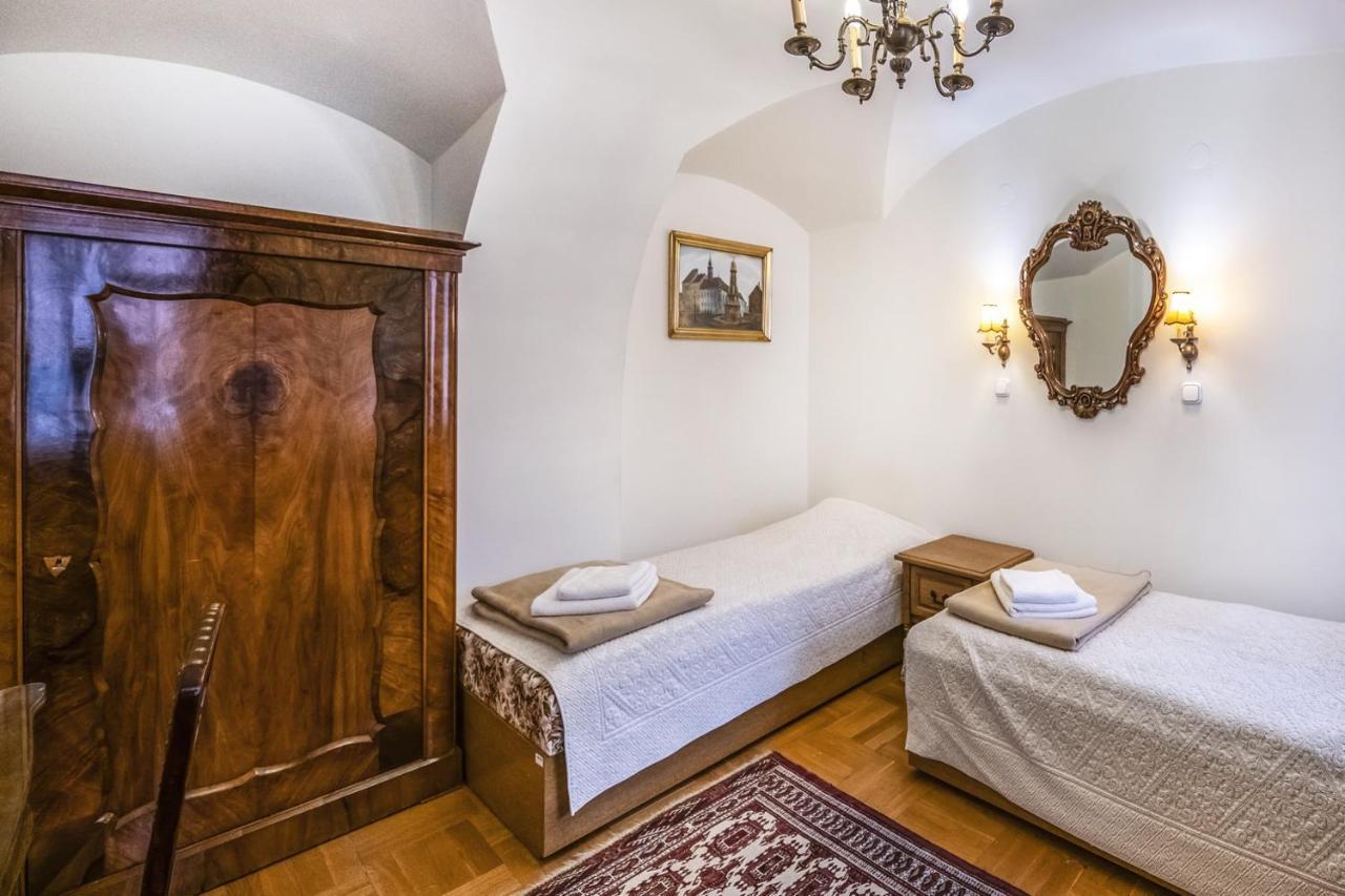 Bed & Breakfast Academy