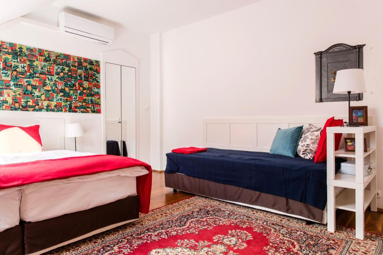 Cecile's Central, Gastro Str, Wifi, 2 Bed And 2 Bathrooms *